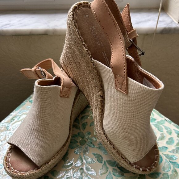 Toms Beige Canvas Open Toe Espadrilles - Picture 1 of 4